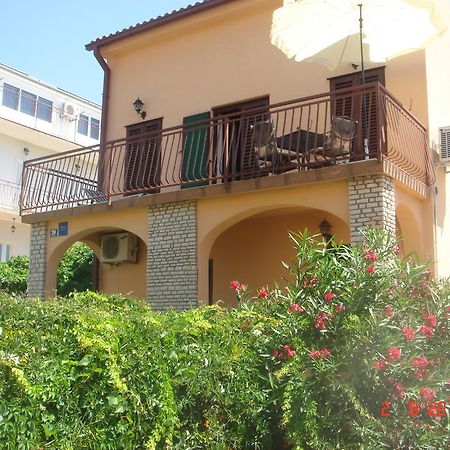 Apartments Renata Primosten Luaran gambar