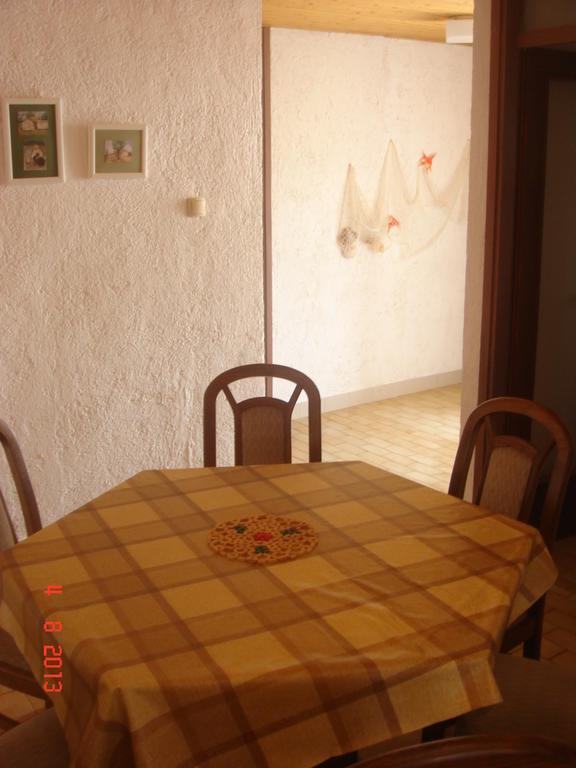 Apartments Renata Primosten Luaran gambar