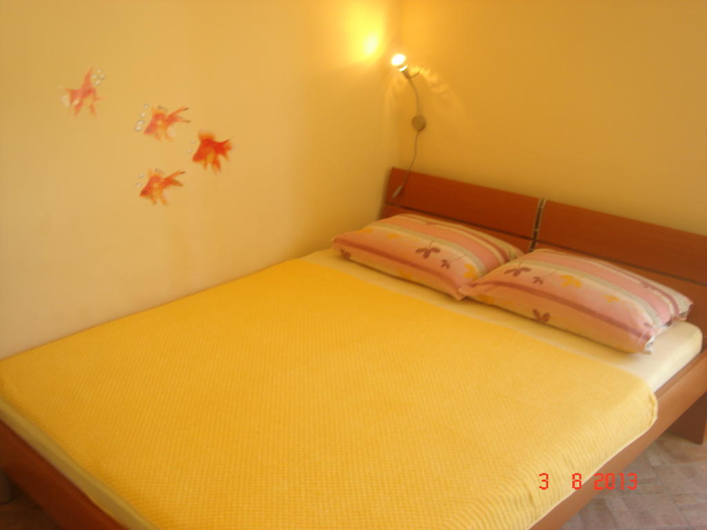 Apartments Renata Primosten Bilik gambar